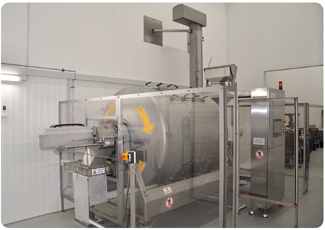 Mischmaschine und Mahlmaschine für präzise Chargen.